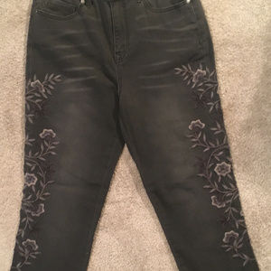 NEW~DG2 Embroidered Jeans**REDUCED**